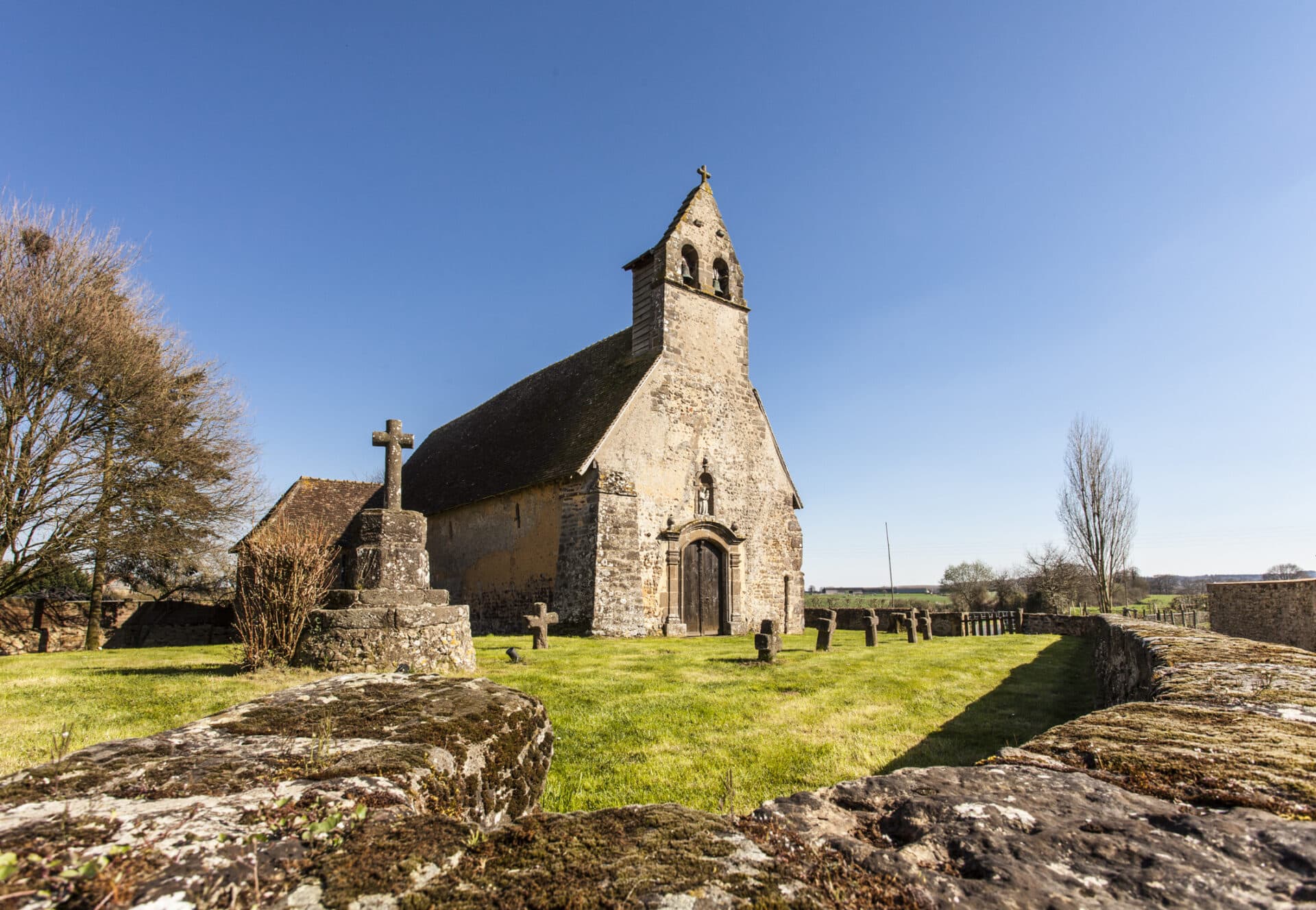 Notre Dame des Champs à St Jean d'Assé